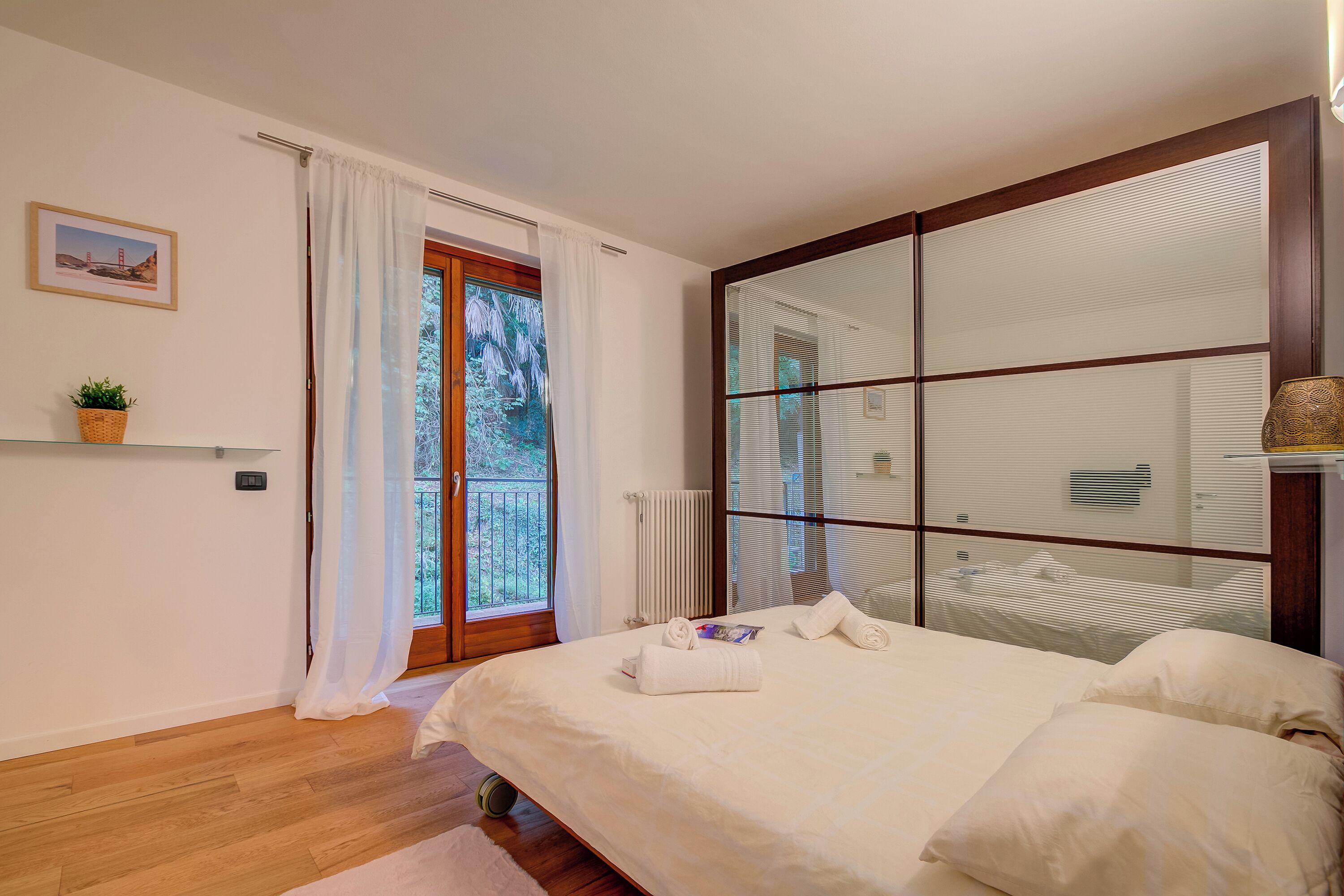 Appartamento familiare, camere multiple (Lenni Apart. Swimming Pool and lake) | 1 camera, Wi-Fi (a pagamento), lenzuola