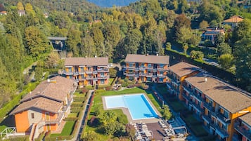 Family Apartment, Multiple Bedrooms (Lenni Apart. Swimming Pool and lake) | Exterior