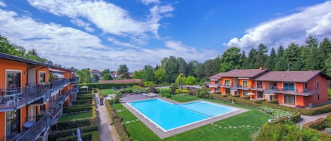 Seasonal outdoor pool