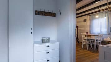 Family House, Multiple Bedrooms (Alpine House Naturalina) | Interior