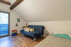 2 bedrooms, free WiFi, bed sheets - Alpine House Naturalina (Tolmin)