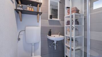 Family House, Multiple Bedrooms (Alpine House Naturalina) | Bathroom | Shower, towels, soap, shampoo