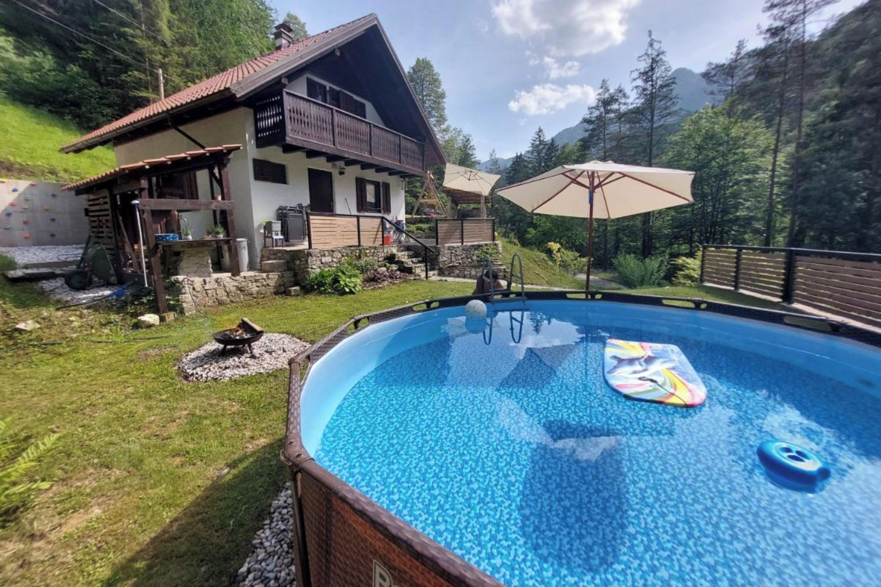 Casa familiar, diversos dormitoris (Alpine House Naturalina) | Piscina | Piscina a l'aire lliure de temporada 