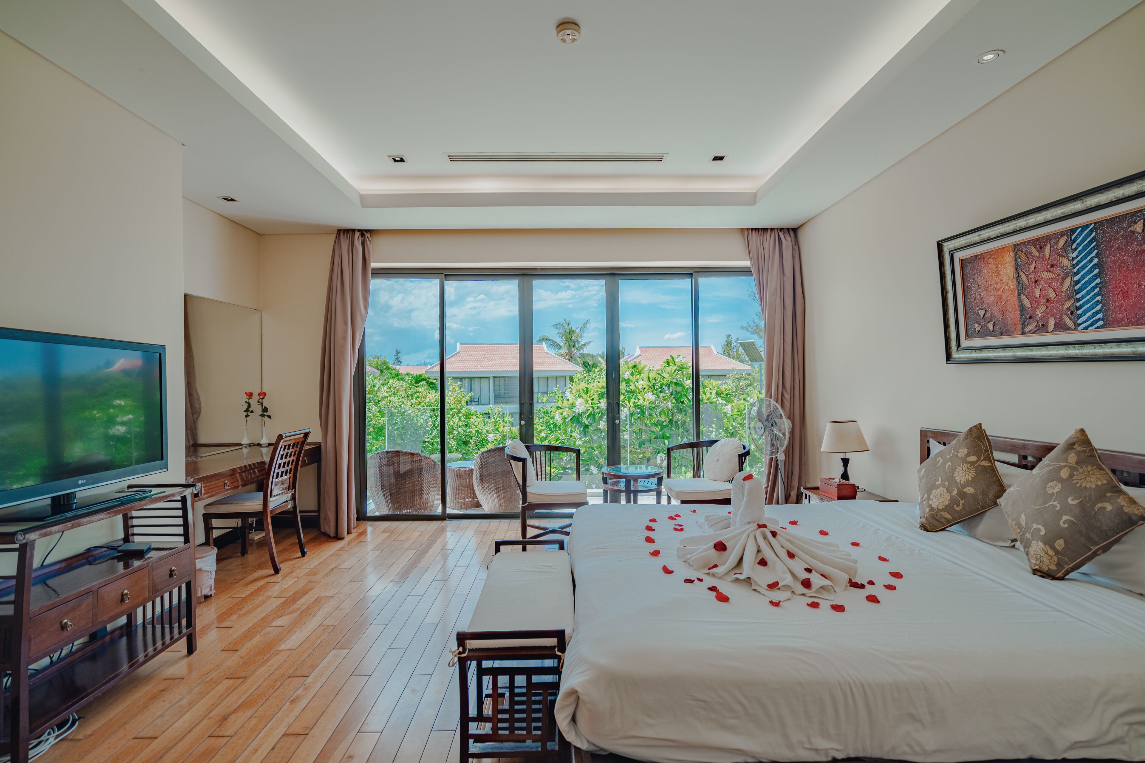 Deluxe Villa | 2 bedrooms, minibar, in-room safe, individually decorated