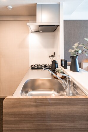 Standard Quadruple Room | Private kitchen - Apartment Hotel 11 Shinsaibashi III (Osaka)
