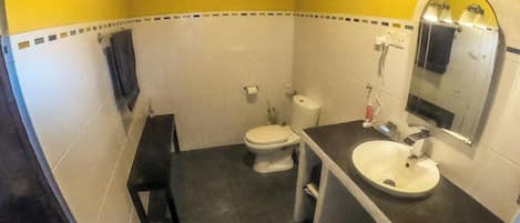 Villa, 2 Bedrooms, Private Pool, Garden View | Bathroom