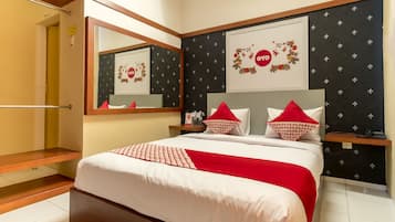 Studio Deluks | Meja kerja, Wi-Fi gratis, dan seprai linen