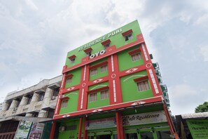 Front of property - Capital O 615 Residence Puri Hotel Syariah (Medan)