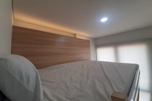 Deluxe Single Room | Meja, Wi-fi percuma, cadar katil 