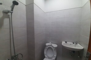 Deluxe Single Room | Bilik Mandi | Pancuran mandi, sabun 