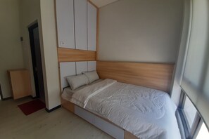 Deluxe dubbelrum | Skrivbord, gratis wi-fi och sängkläder