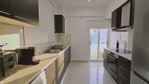 Køleskab, mikrobølgeovn, ovn, opvaskemaskine