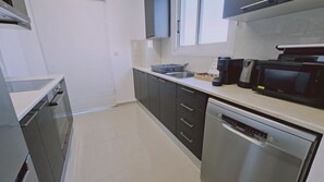 Køleskab, mikrobølgeovn, ovn, opvaskemaskine