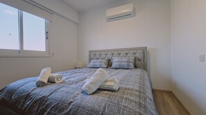 2 室のベッドルーム、アイロン / アイロン台、WiFi (無料)、ベッドシーツ