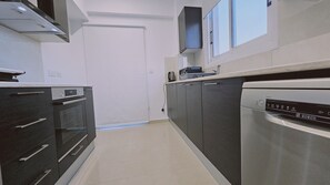 Fridge, microwave, oven, dishwasher - STAY Cosmo City Suite 303 (Nicosia)