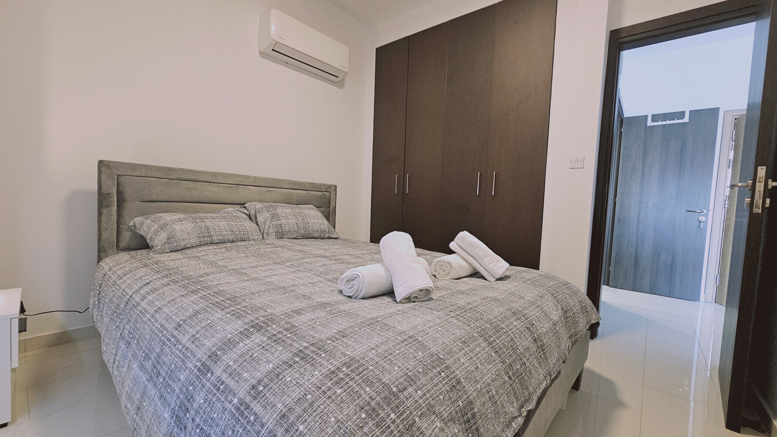 1 soverom, strykejern/-brett, wi-fi (inkludert) og sengetøy