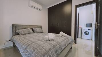 1 chambre, fer et planche à repasser, Wi-Fi gratuit, draps fournis