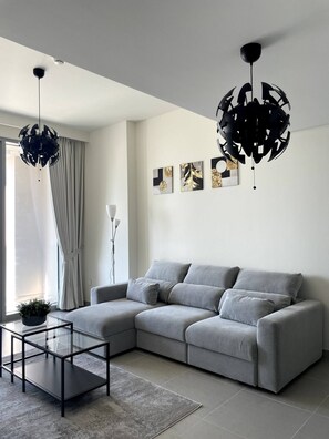 Apartment, 1 Bedroom, Balcony, City View | Dining - Sezavi - Forte 2, Downtown (Dubai)