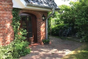 Exterior detail - Holiday Apartment Bruhn (Midlum auf Föhr)