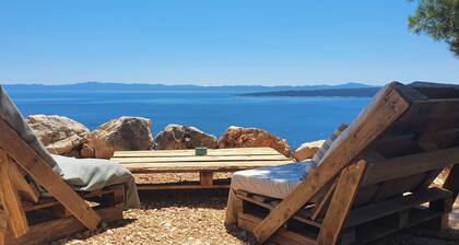 Tranquil sea view villa with pool offering complete privacy, 250m to beach