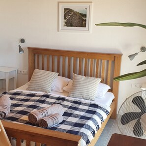 3 bedrooms, iron/ironing board, travel crib, bed sheets - Tranquil sea view villa with pool offering complete privacy, 250m to beach (Gromin Dolac)