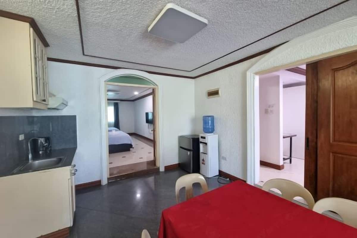 Desk, free WiFi, bed sheets