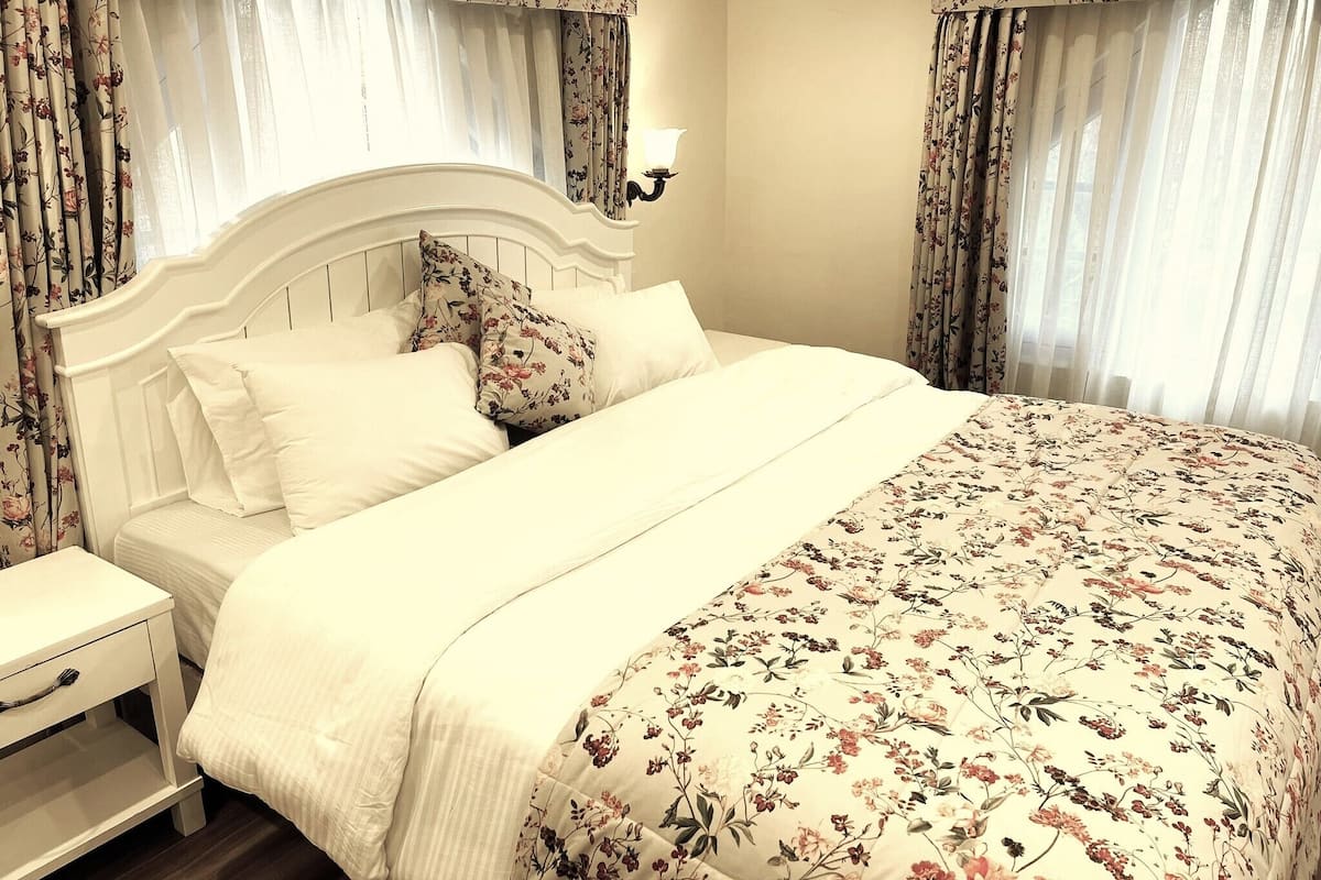 1 bedroom, premium bedding, memory-foam beds, individually decorated