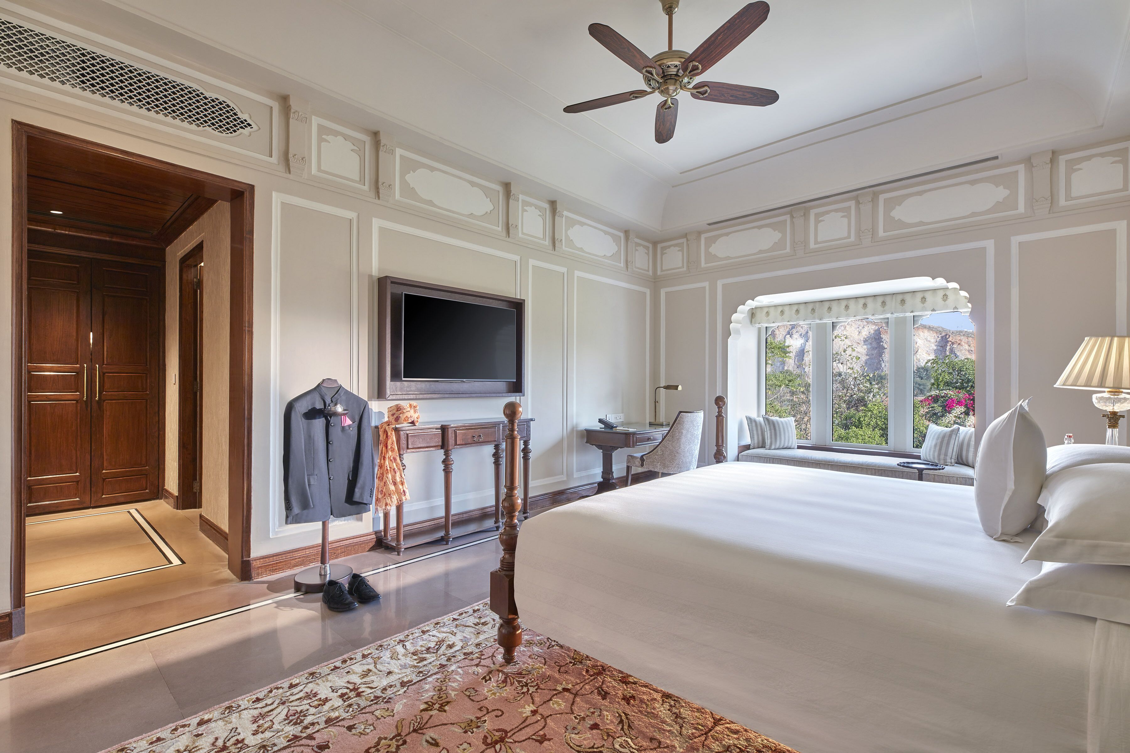 Suite, 1 King Bed (Aravali Suite King)