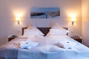 1 Schlafzimmer, Schreibtisch, Bügeleisen/Bügelbrett, Reisekinderbett