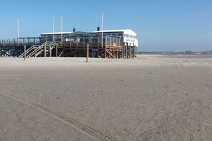 Nær stranden