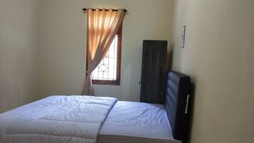 Standard Double Room | Desk, free WiFi, bed sheets