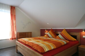 3 間睡房、可攜式嬰兒床