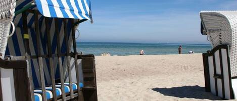 Una spiaggia nelle vicinanze