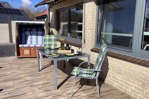 تناول الطعام بالخارج