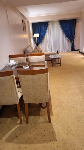 Suite – classic | Lydisolert, wi-fi (inkludert) og sengetøy