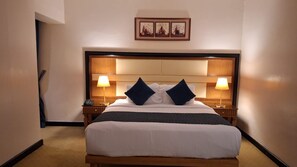 Classic Suite | Soundproofing, free WiFi, bed sheets - paradise home city stars (Cairo)