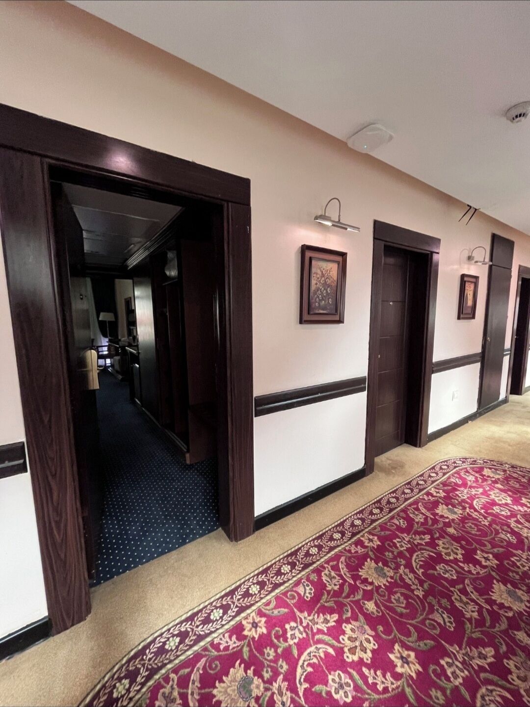 Soundproofing, free WiFi, bed sheets