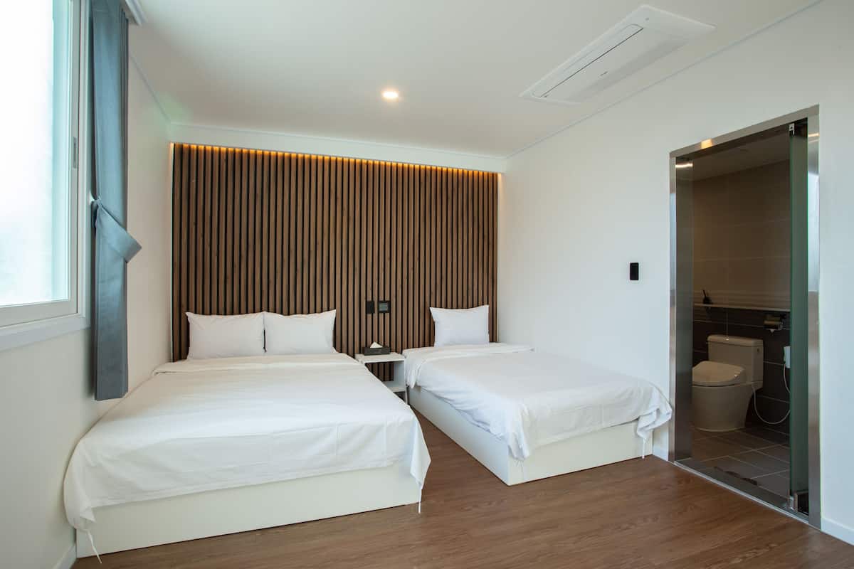 Standard Twin Room | Free WiFi