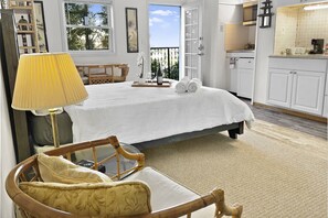 2 bedrooms, desk, iron/ironing board, WiFi