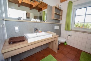 Douche, sèche-cheveux