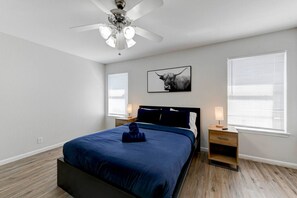 4 bedrooms, desk, iron/ironing board, WiFi