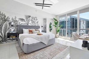 1 habitación, tabla de planchar con plancha, cuna de viaje y wifi 