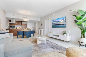 テレビ、書斎 / ワークスペース