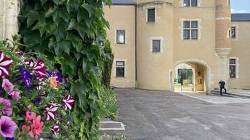 Enceinte de lâhĂ©bergement