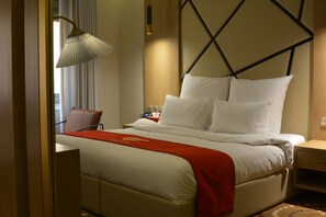 Classic dubbelrum | Minibar, värdeförvaringsskåp på rummet och skrivbord