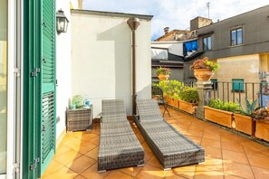 Apartment - Charming House With Terrace at Historical Center (Naples)