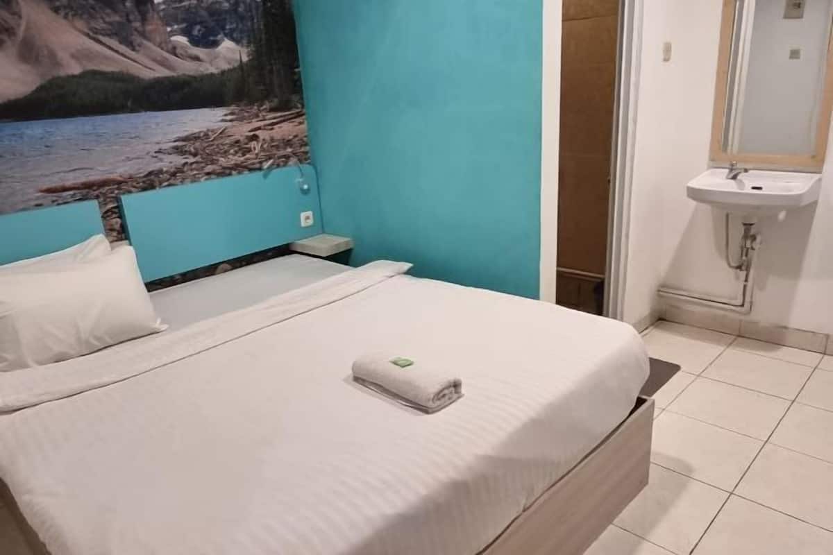 Skrivebord, gratis Wi-Fi, sengetøj