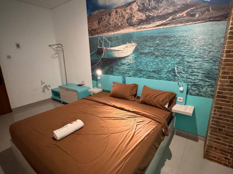 Premier Double Room | Desk, free WiFi, bed sheets