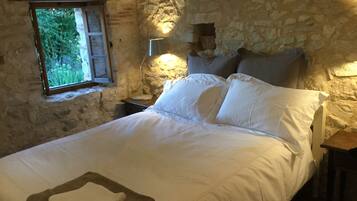 2 chambres, fer et planche Ă repasser, Wi-Fi, draps fournis