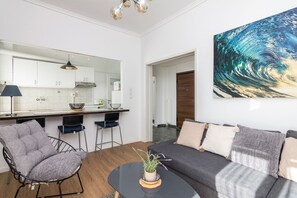 Living area - Seafront Apartment in Piraeus (Pireas)